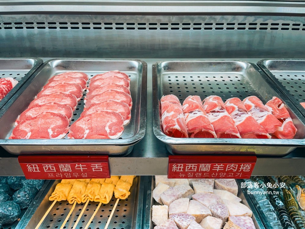 西門町【皇家帝國麻辣火鍋】擁有十萬則評論超厲害火鍋吃到飽餐廳
