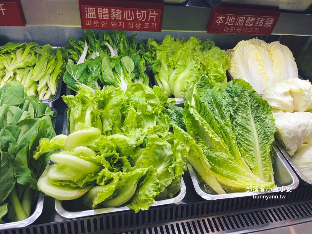 西門町【皇家帝國麻辣火鍋】擁有十萬則評論超厲害火鍋吃到飽餐廳