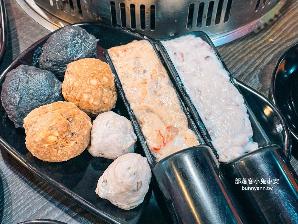 西門町【皇家帝國麻辣火鍋】擁有十萬則評論超厲害火鍋吃到飽餐廳