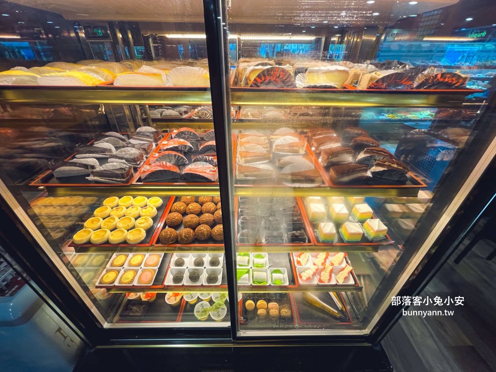 西門町【皇家帝國麻辣火鍋】擁有十萬則評論超厲害火鍋吃到飽餐廳