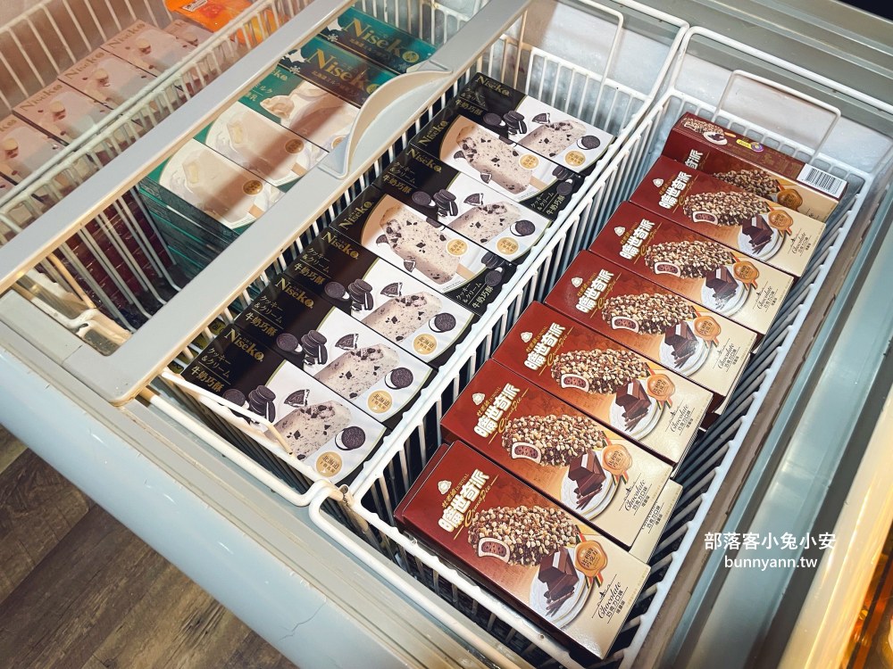 西門町【皇家帝國麻辣火鍋】擁有十萬則評論超厲害火鍋吃到飽餐廳