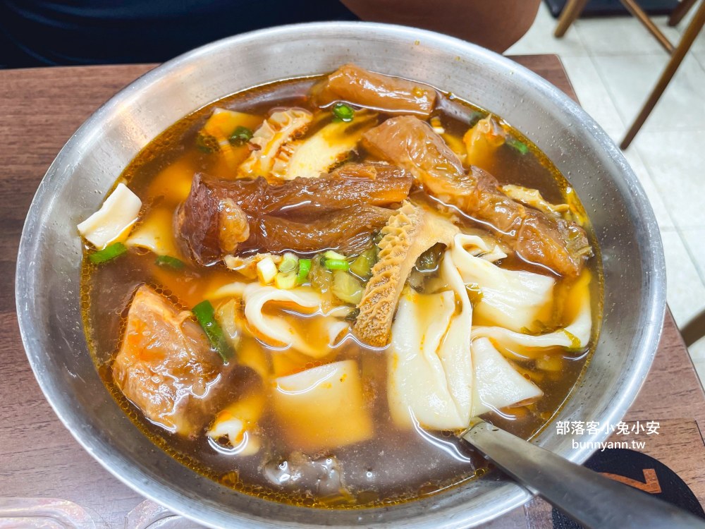 西門町【老山東牛肉麵】經營70年的老字號牛肉麵專賣店