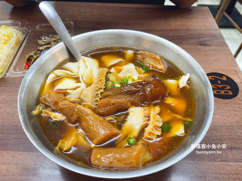 西門町【老山東牛肉麵】經營70年的老字號牛肉麵專賣店
