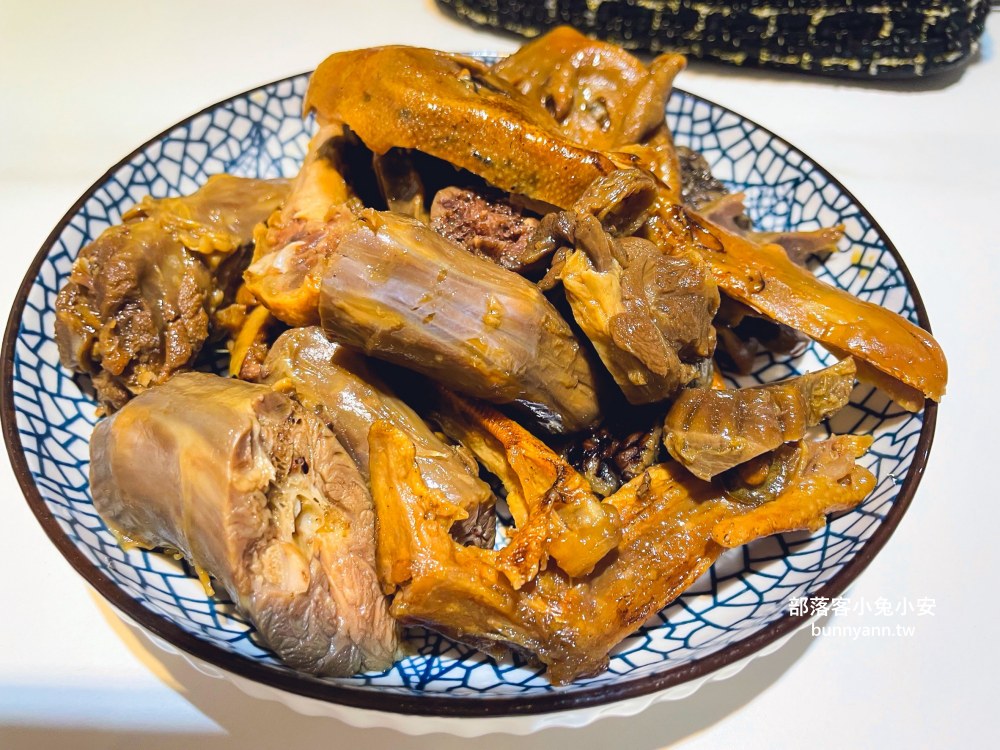 新店【追蕾醬香黑鴨】無醬油古式滷法滷味，入口秒被圈粉，一吃上癮停不下來！