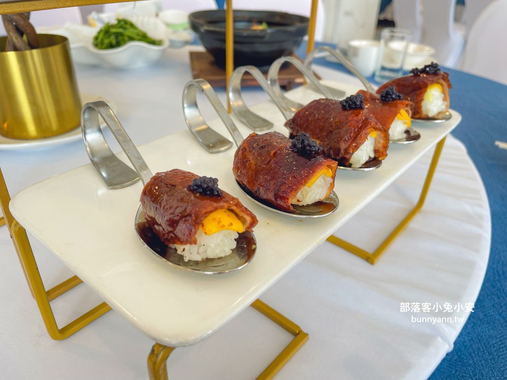 礁溪【龍爺鳳娘會館】皮經典的脆皮烤鴨！一鴨五吃神等級的宜蘭櫻桃鴨