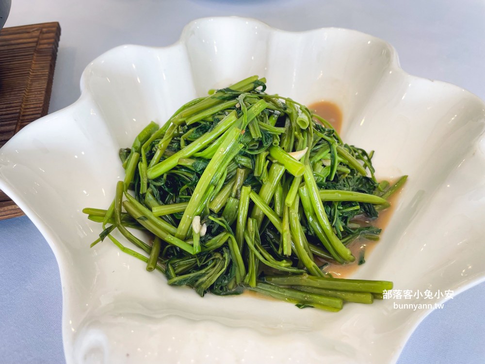 礁溪【龍爺鳳娘會館】皮經典的脆皮烤鴨！一鴨五吃神等級的宜蘭櫻桃鴨