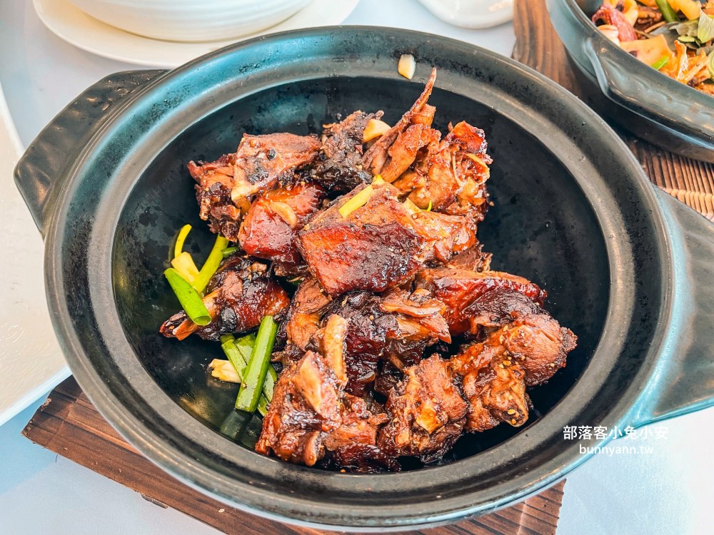 礁溪【龍爺鳳娘會館】皮經典的脆皮烤鴨！一鴨五吃神等級的宜蘭櫻桃鴨