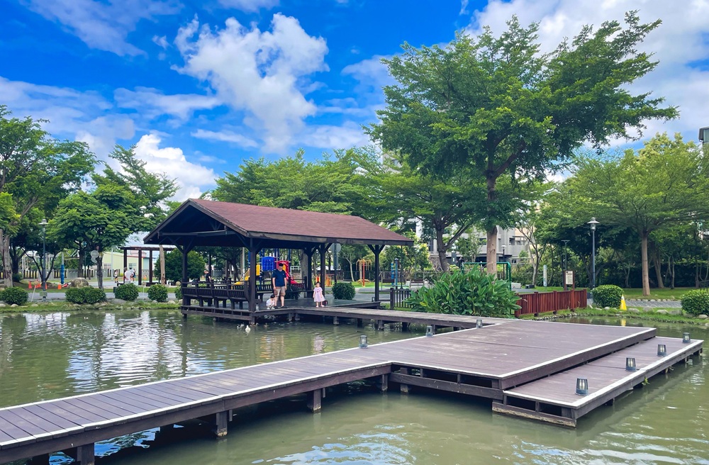 台中【后里四號公園】在地人才知道的秘境池畔小花園