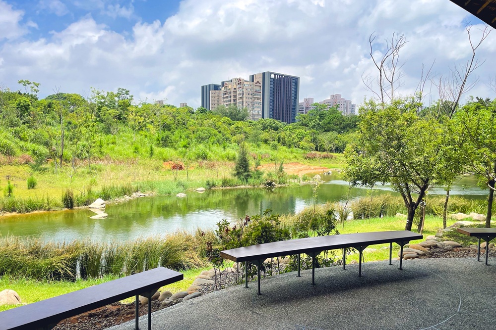 桃園【大湳森林公園】在地人才知道的秘境池畔後花園
