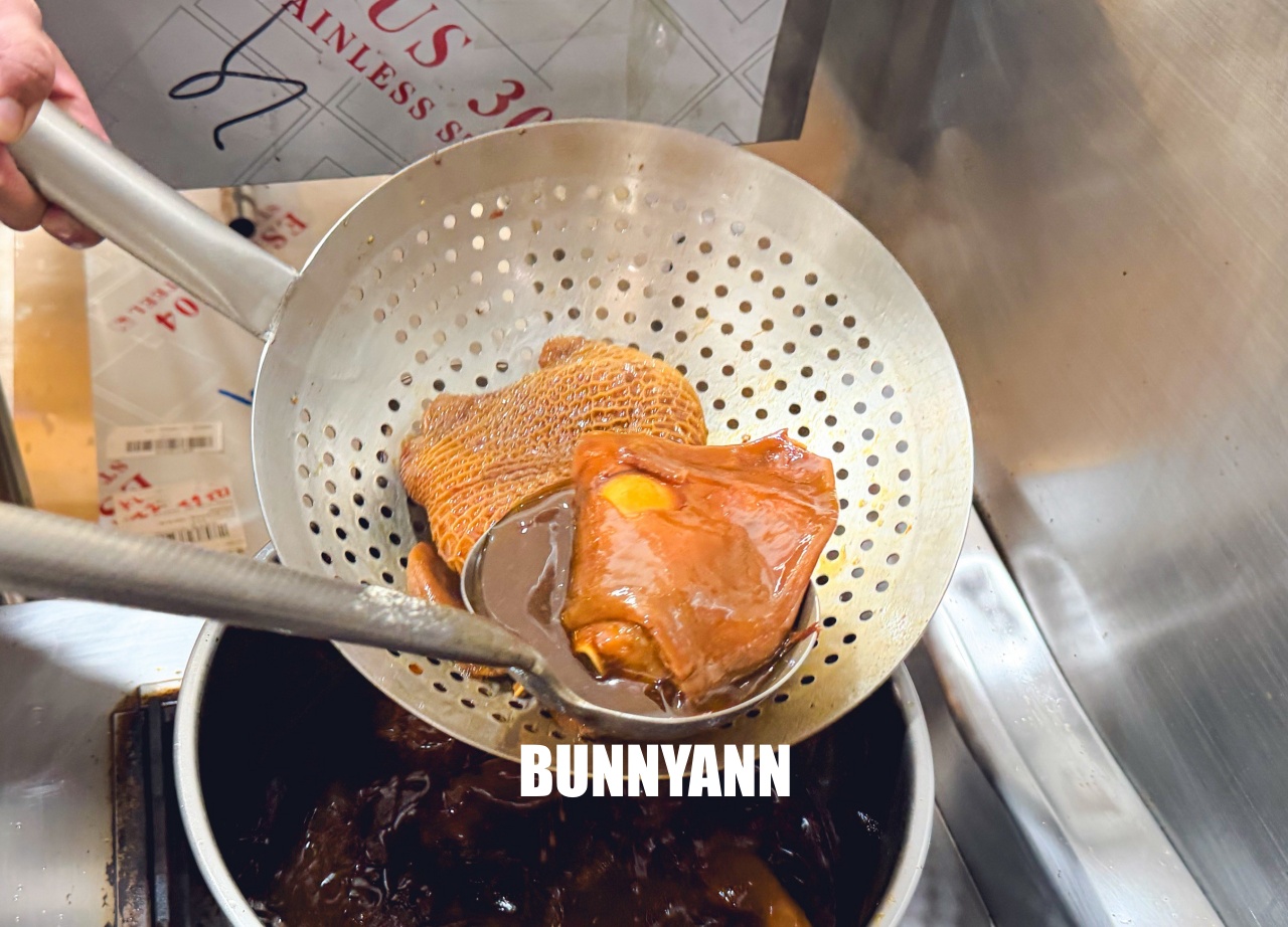 台北信義美食【追蕾醬香黑鴨】隱藏版現撈現滷超銷魂，必點特價滷味組合CP值爆表！