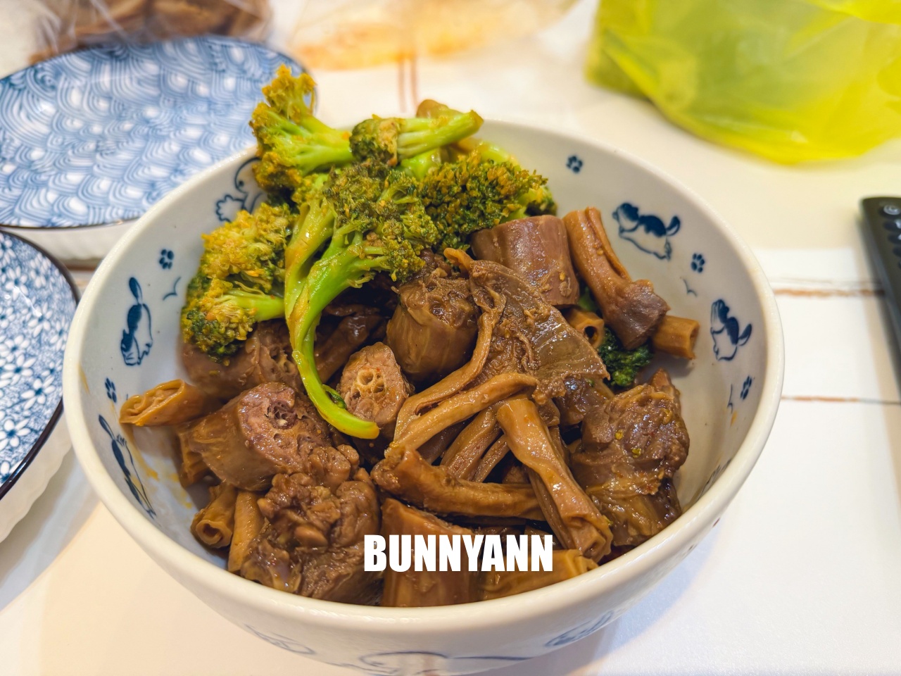 台北信義美食【追蕾醬香黑鴨】隱藏版現撈現滷超銷魂，必點特價滷味組合CP值爆表！