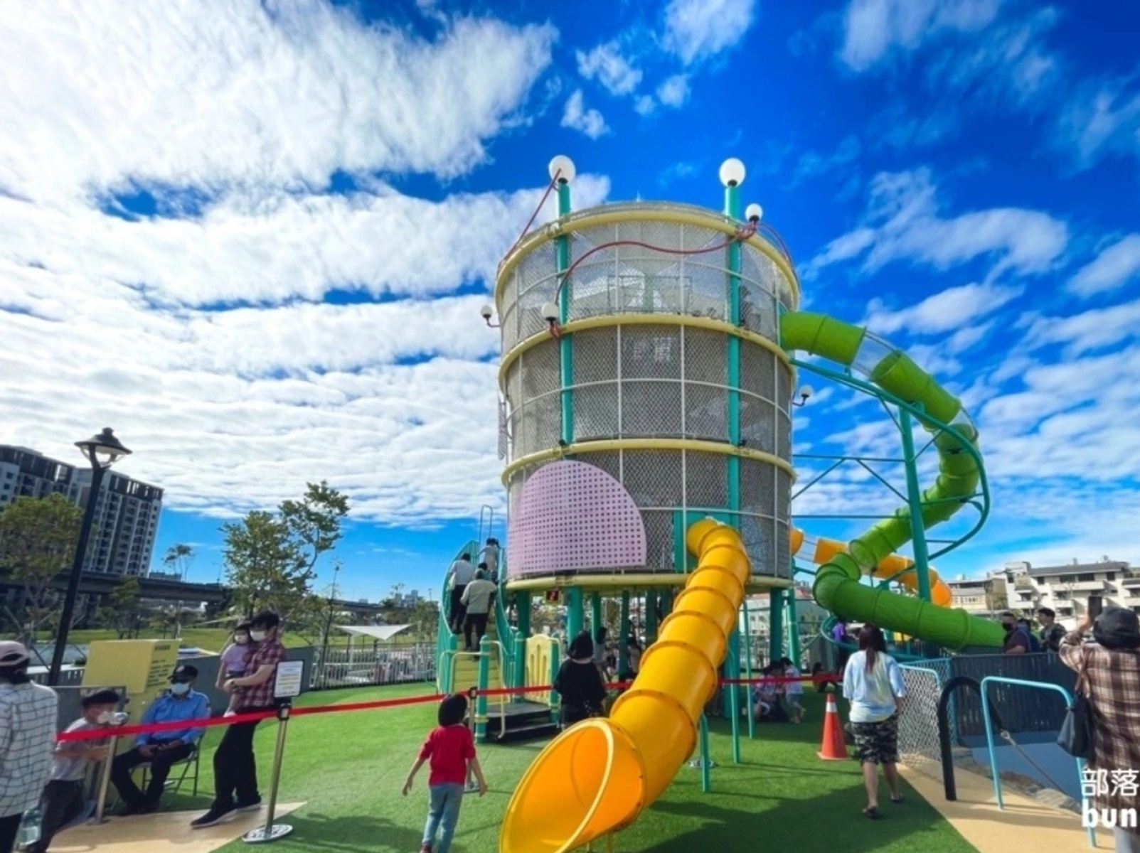 台中最強親子公園！馬卡龍公園，推薦必玩設施&停車地點(2026攻略) @小兔小安*旅遊札記