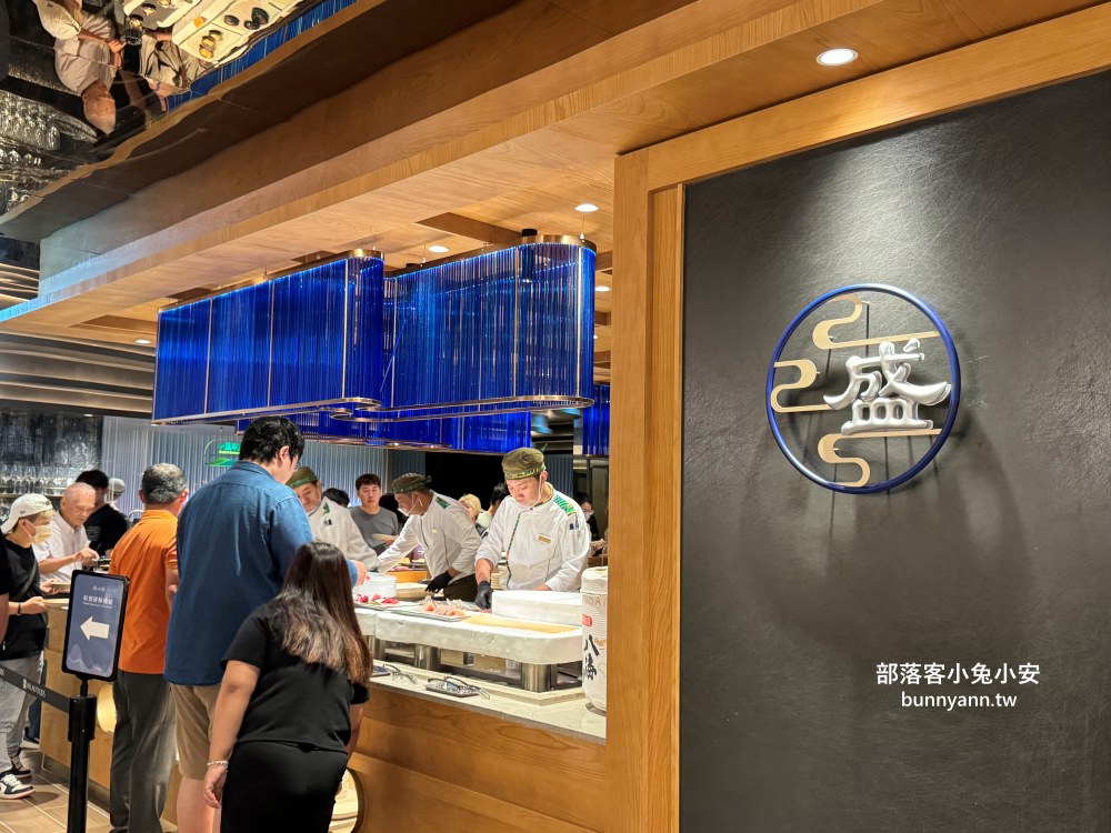 高雄【島語高雄漢神店】漢神商圈最強吃到飽餐廳，島語自助餐訂位技巧給你