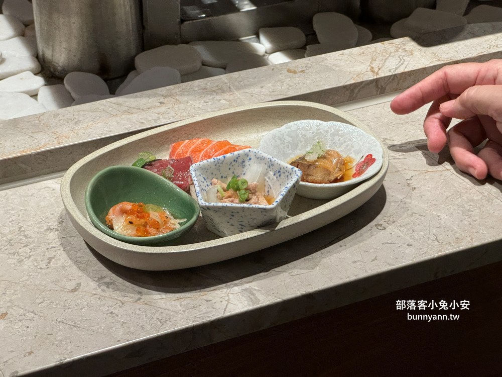 高雄【島語高雄漢神店】漢神商圈最強吃到飽餐廳，島語自助餐訂位技巧給你