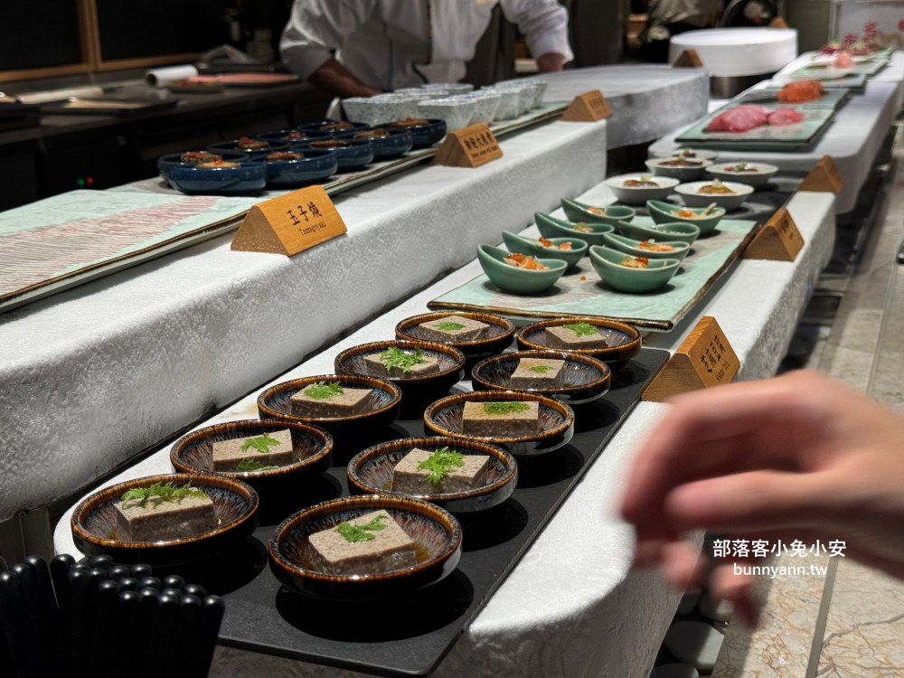 高雄【島語高雄漢神店】漢神商圈最強吃到飽餐廳，島語自助餐訂位技巧給你
