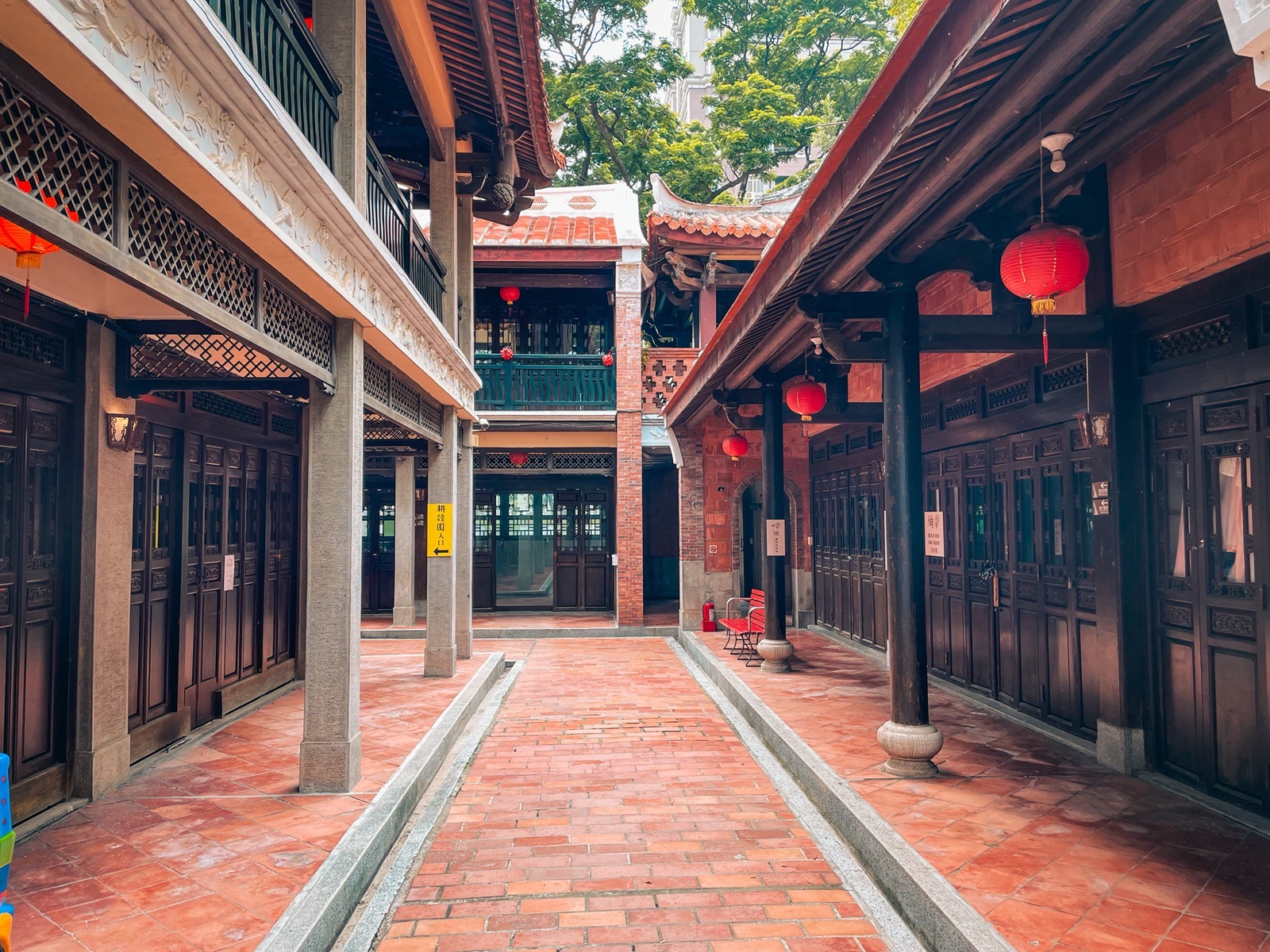 臺灣民俗文物館