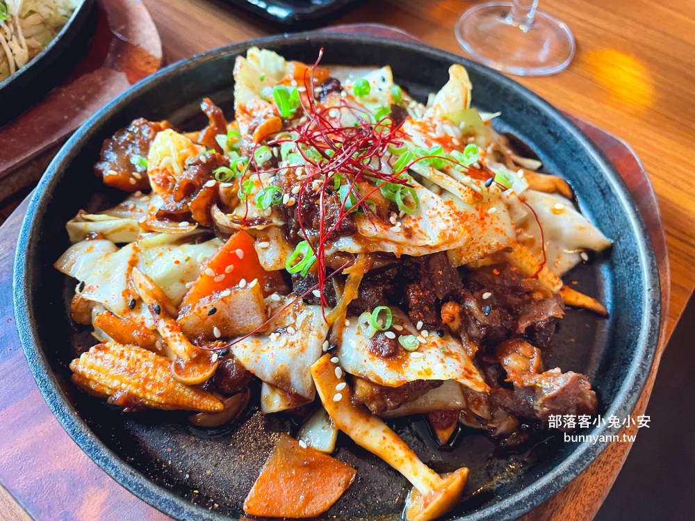 桃園【ABV日式居酒館】林口長庚店營業到凌晨，內有超過百款精釀啤酒可以選