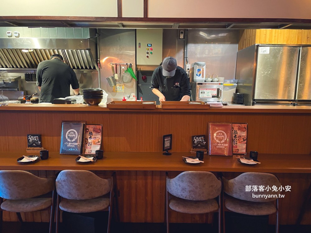 桃園【ABV日式居酒館】林口長庚店營業到凌晨，內有超過百款精釀啤酒可以選