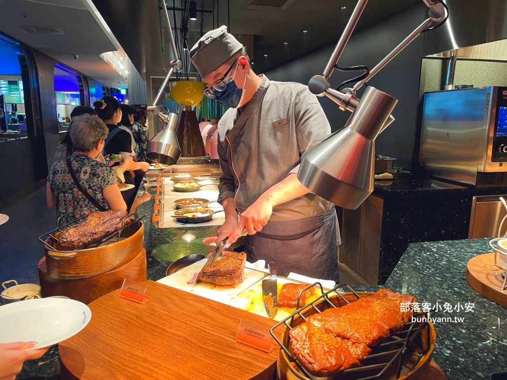 台北【URBAN PARADISE 吃到飽】百貨商圈最頂吃到飽餐廳，信義店訂位技巧給你
