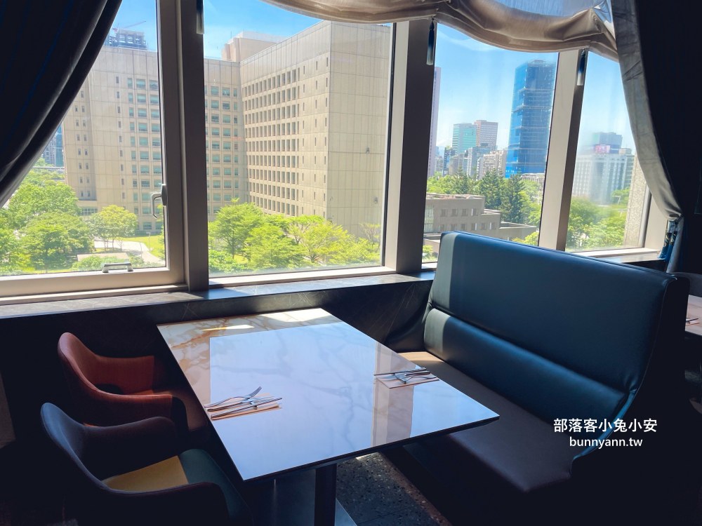 台北【URBAN PARADISE 吃到飽】百貨商圈最頂吃到飽餐廳，信義店訂位技巧給你