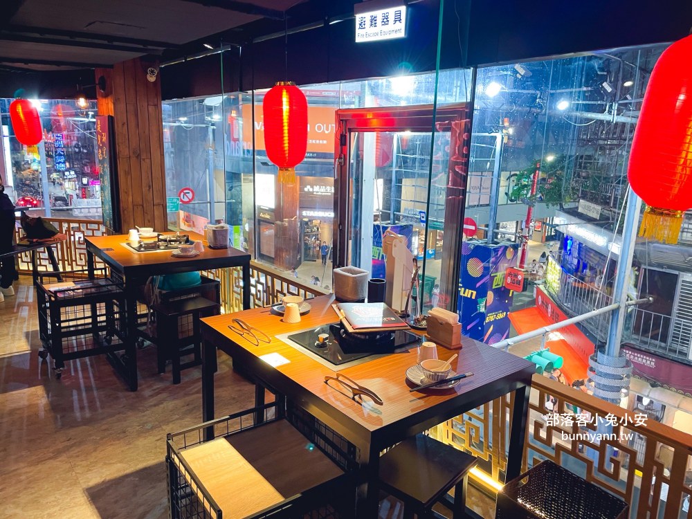 西門町美食【ABV串串啤酒館西門店】高CP值串串火鍋，超過食材50款任選