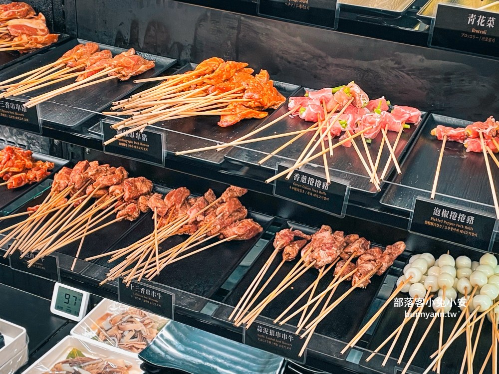 西門町美食【ABV串串啤酒館西門店】高CP值串串火鍋，超過食材50款任選