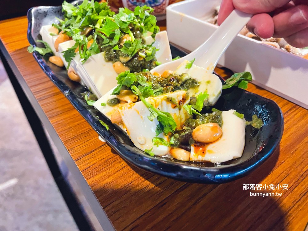 西門町美食【ABV串串啤酒館西門店】高CP值串串火鍋，超過食材50款任選