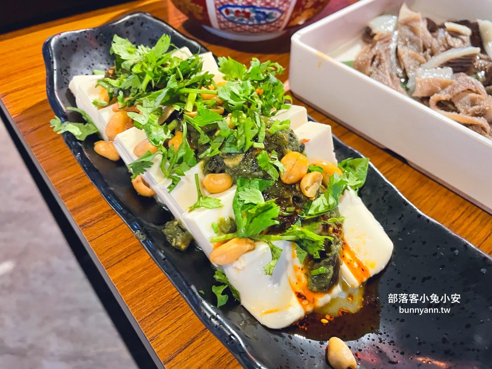 西門町美食【ABV串串啤酒館西門店】高CP值串串火鍋，超過食材50款任選