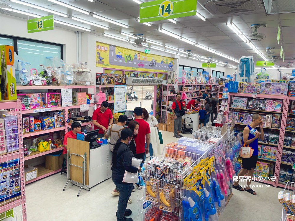 新北【亞細亞Toys批發家族新莊場】上萬款正版授權玩具批發價開搶！必買重點幫你總整理