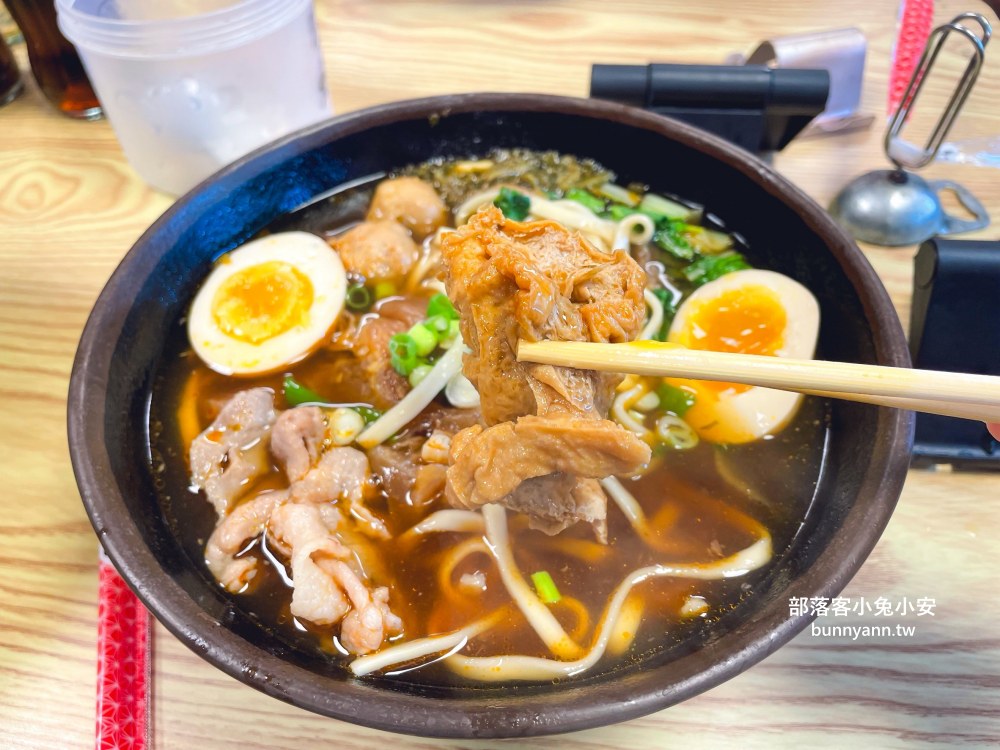 新北【低調十三香專業牛肉麵】隱藏版牛肉麵，高CP值迷人、低調卻超好吃