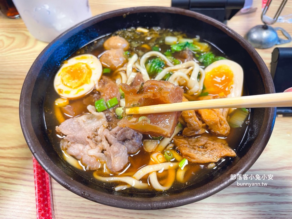 新北【低調十三香專業牛肉麵】隱藏版牛肉麵，高CP值迷人、低調卻超好吃
