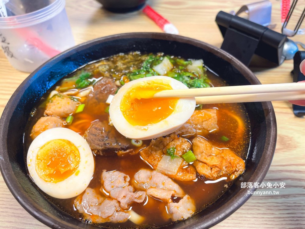 新北【低調十三香專業牛肉麵】隱藏版牛肉麵，高CP值迷人、低調卻超好吃