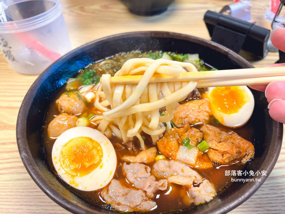 新北【低調十三香專業牛肉麵】隱藏版牛肉麵，高CP值迷人、低調卻超好吃