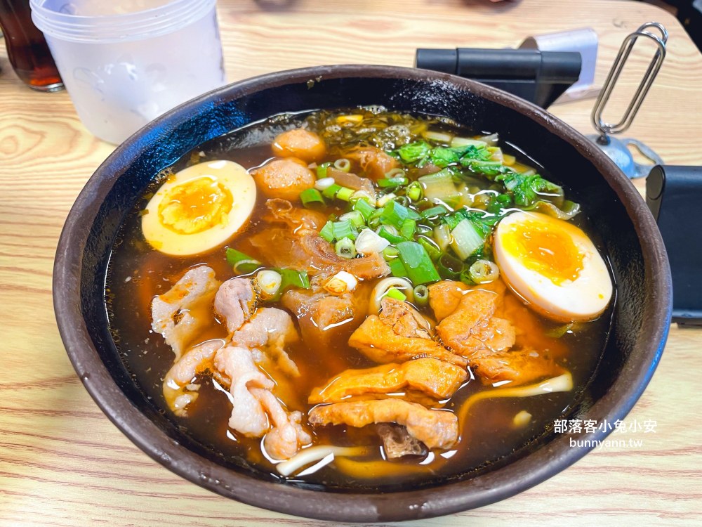 新北【低調十三香專業牛肉麵】隱藏版牛肉麵，高CP值迷人、低調卻超好吃