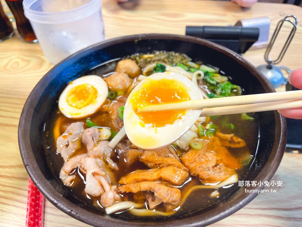 新北【低調十三香專業牛肉麵】隱藏版牛肉麵，高CP值迷人、低調卻超好吃