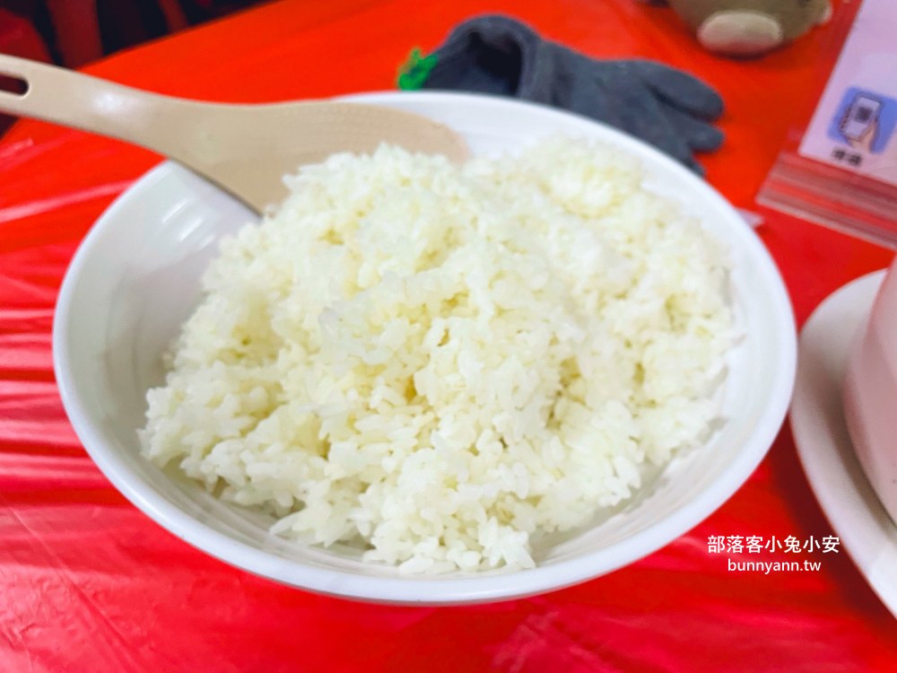 新竹【劉家莊燜雞】新埔鎮好吃的噴汁鐵盒烤雞