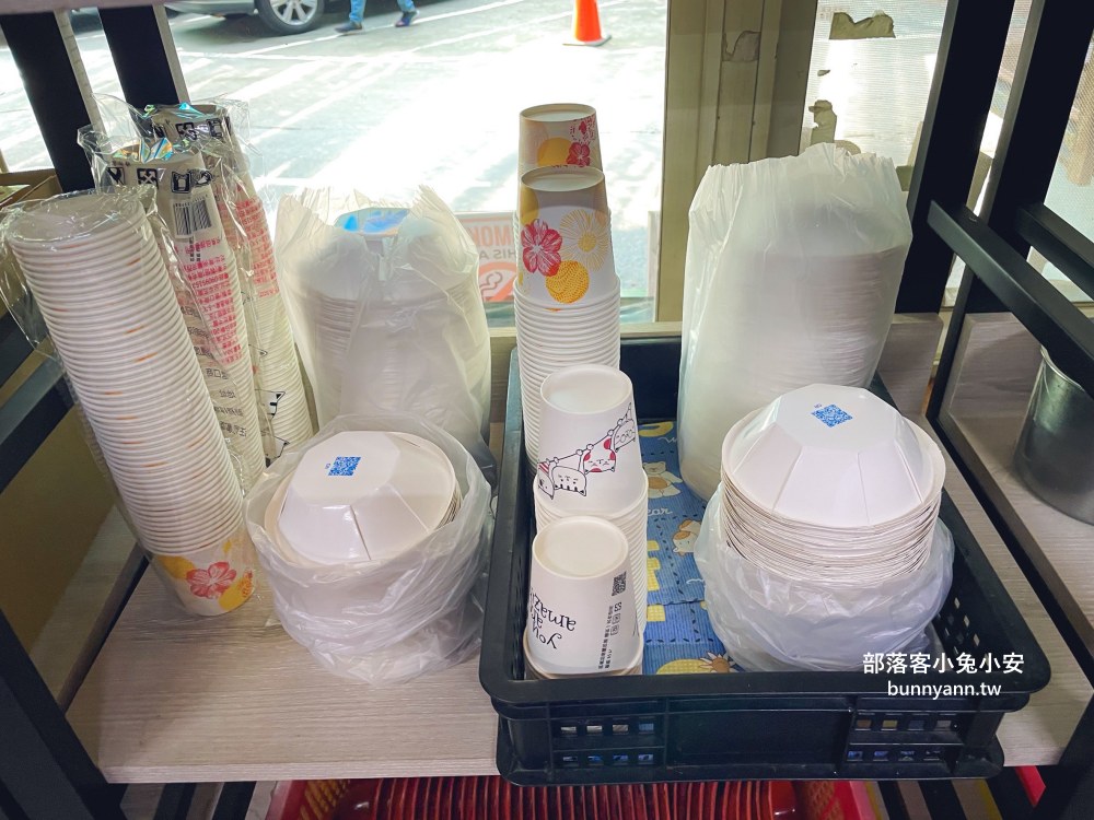 新竹【劉家莊燜雞】新埔鎮好吃的噴汁鐵盒烤雞