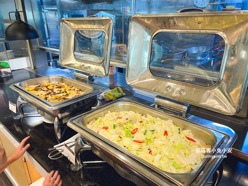 台中【品東西自助百匯】擁有50道料理的北屯區平價吃到飽餐廳