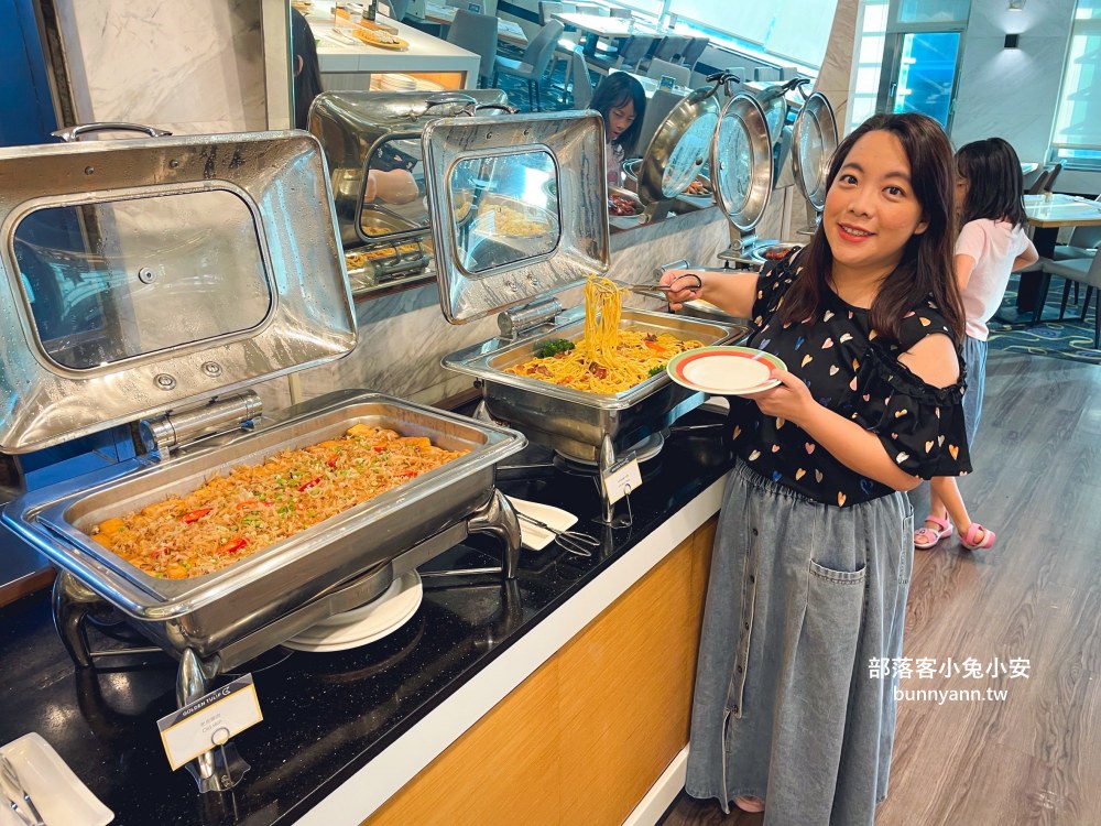 台中【品東西自助百匯】擁有50道料理的北屯區平價吃到飽餐廳