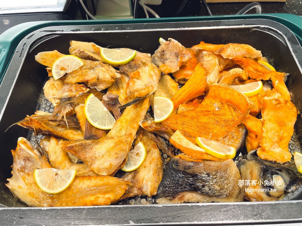 台中【品東西自助百匯】擁有50道料理的北屯區平價吃到飽餐廳
