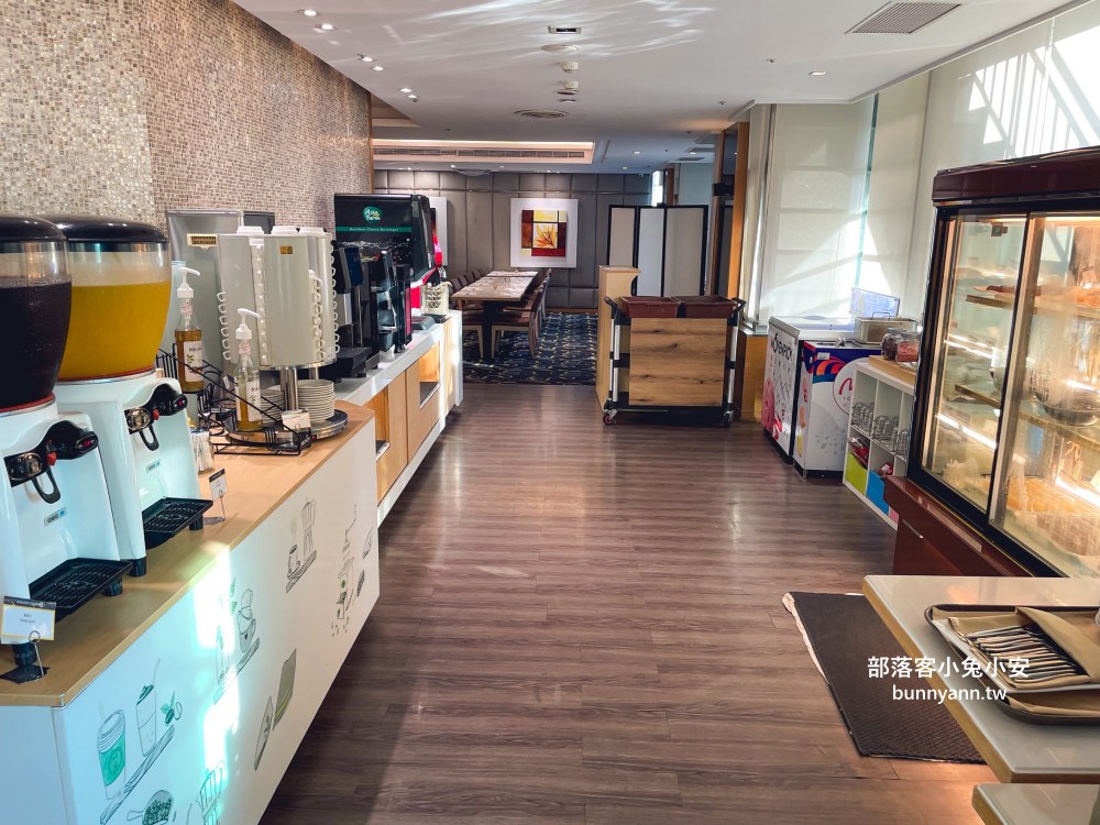 台中【品東西自助百匯】擁有50道料理的北屯區平價吃到飽餐廳