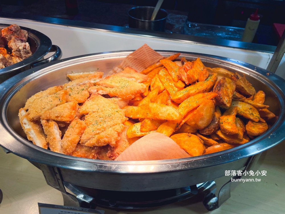 台中【品東西自助百匯】擁有50道料理的北屯區平價吃到飽餐廳