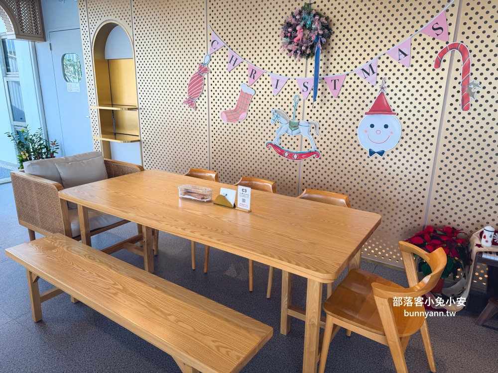 The QiAO 喬寓咖啡｜能夠一邊喝咖啡一邊欣賞湖景