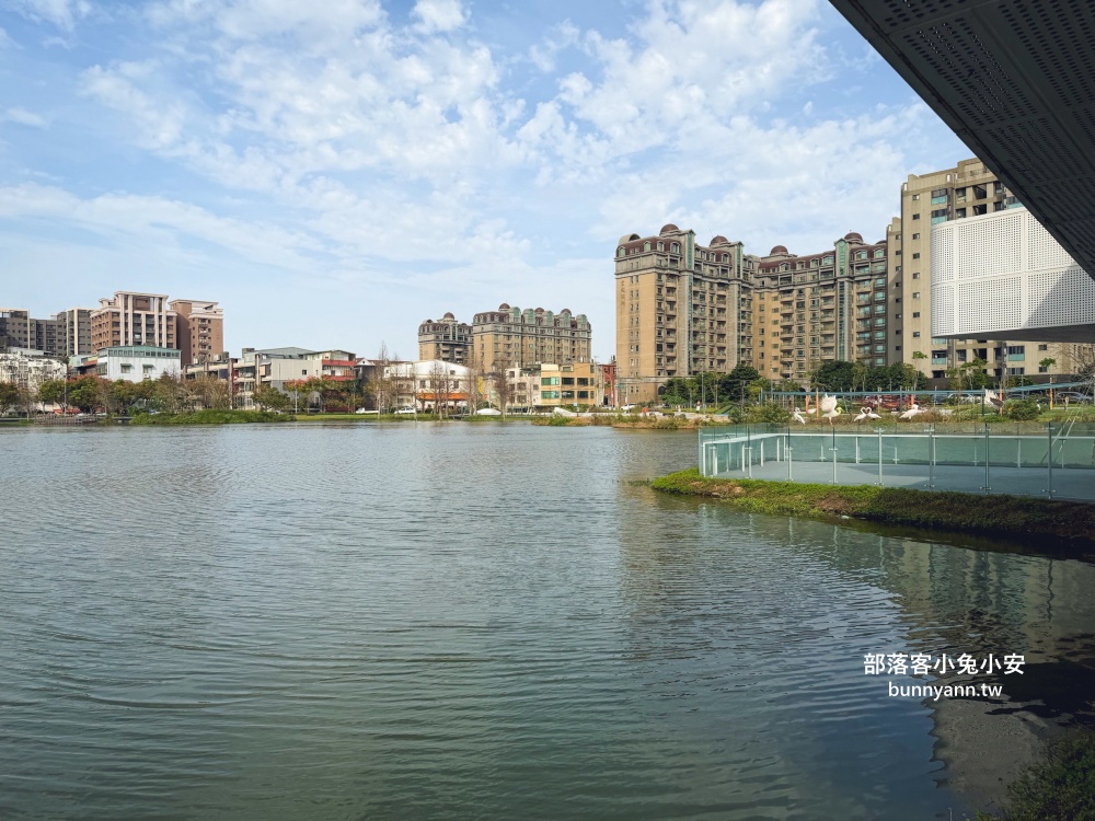 The QiAO 喬寓咖啡｜能夠一邊喝咖啡一邊欣賞湖景