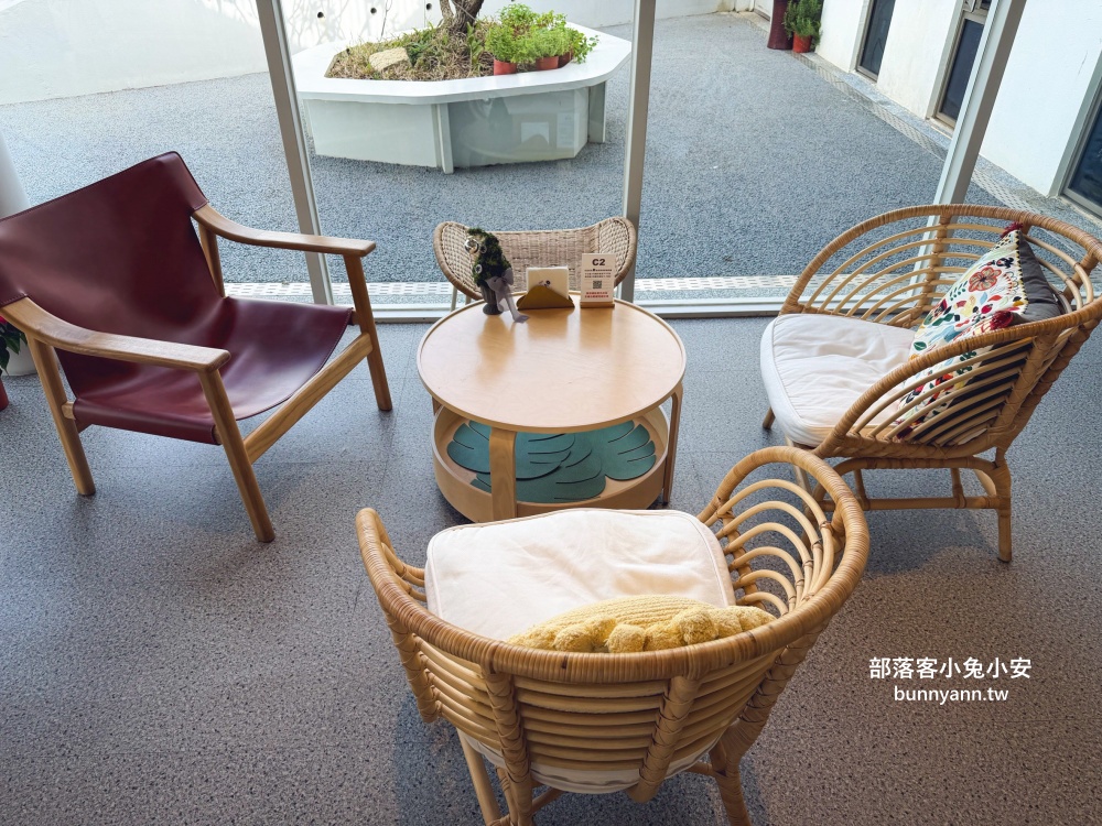 The QiAO 喬寓咖啡｜能夠一邊喝咖啡一邊欣賞湖景