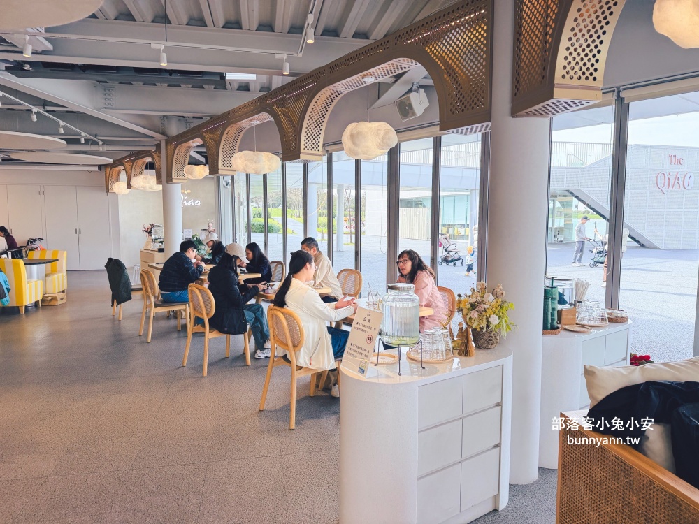 The QiAO 喬寓咖啡｜能夠一邊喝咖啡一邊欣賞湖景