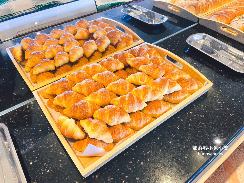 屏東【墾丁凱撒大飯店】小家庭必住的花園客房