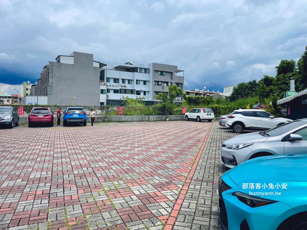 南投歐風城堡【文心園花園咖啡】冰淇淋和餐點每樣都好吃