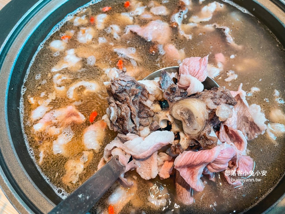 彰化【溪湖阿秀羊肉店】每天都排隊的溫體羊肉爐餐廳