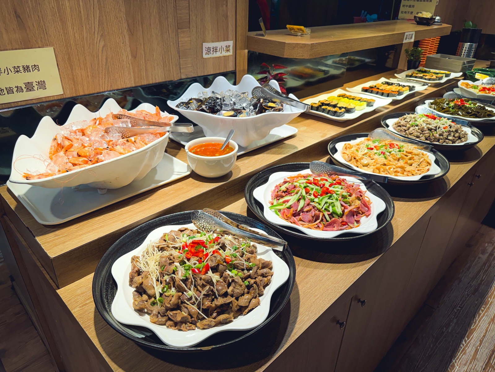 樹林美食推薦【安格士牛排館】400元就能夠使用自助吧無限吃。